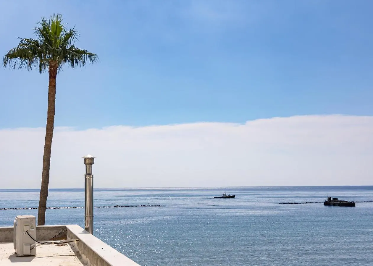 Larnaca Beachhouse 0*,  Chypre