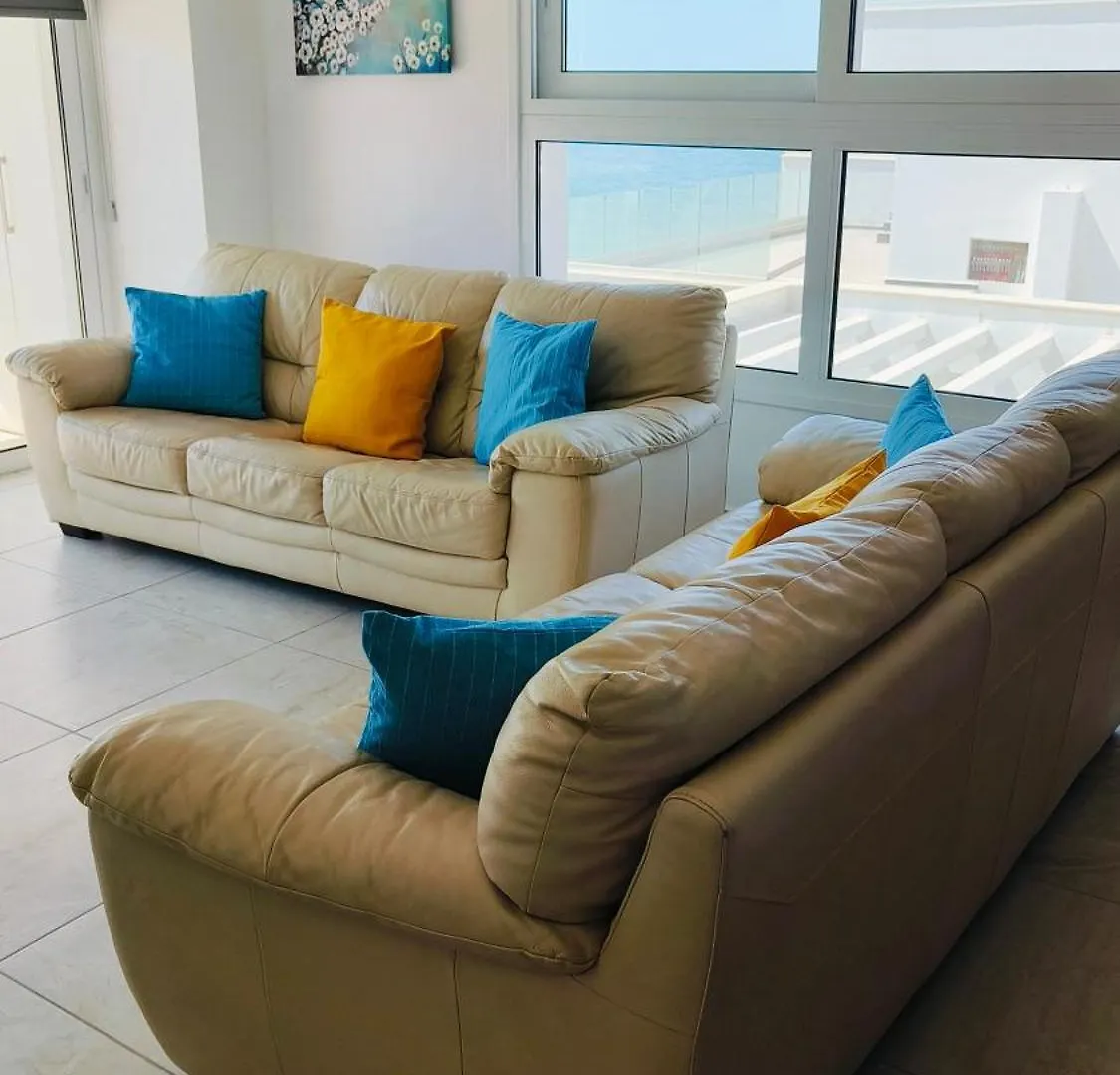 公寓 Larnaca Beachhouse