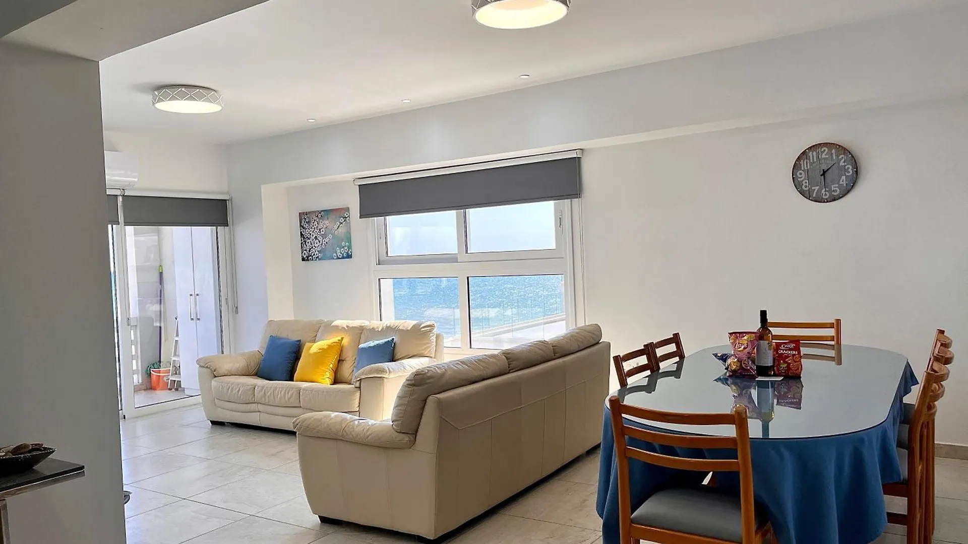 Larnaca Beachhouse 0*,